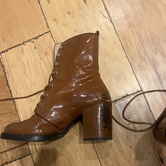Stuart Weitzman Shoes - Stuart Weitzman brown leather heel